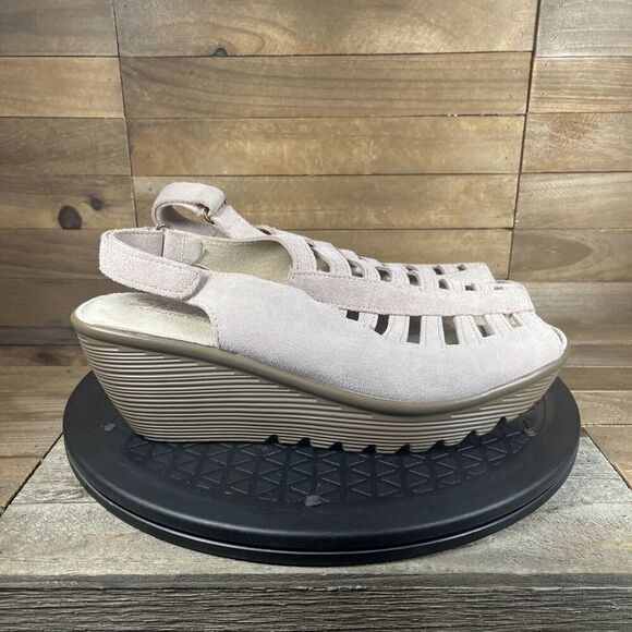 SKECHERS Parallel Trapezoid Womens Sz 8.5 Beige Slingback Wedge Heel Sandals - Picture 1 of 10